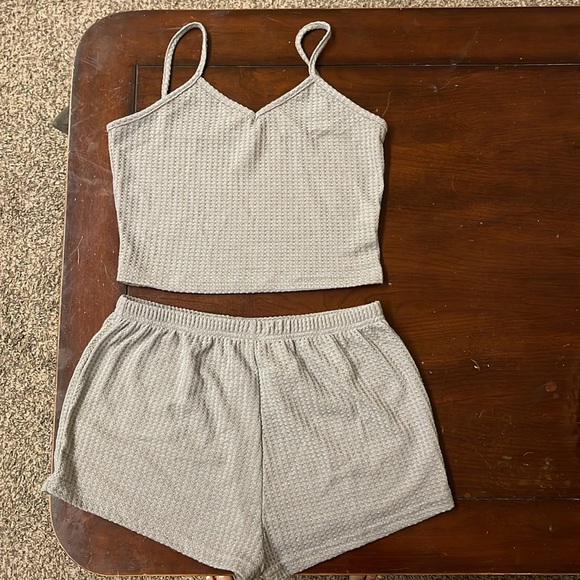 Gray cropped lounge set - Picture 1 of 6
